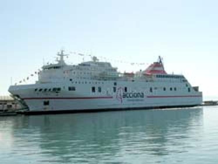 Barco de Acciona Trasmediterránea