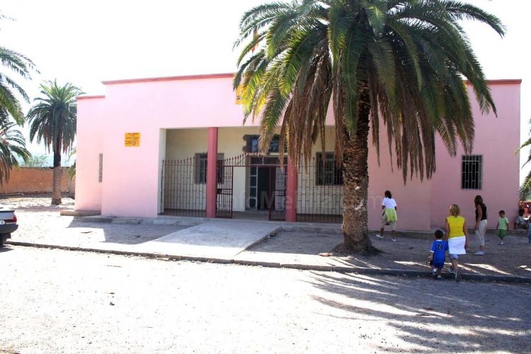 Antiguo colegio de la Aduana hispano-francesa restaurada por la asociación Moubadara donde se constr