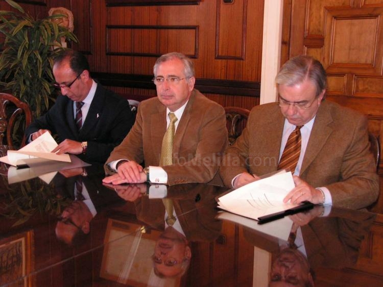 Momento de la firma del convenio