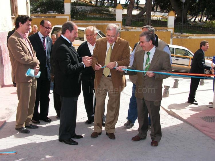 Imbroda inaugura las renovadas calles de Ataque Seco y destaca la gran labor desarrollada por el área de Fomento en esta zona de la ciudad