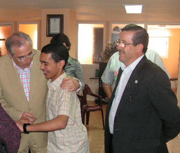 Joaquín Rosa junto a Juan José Imbroda y un pequeño diabético