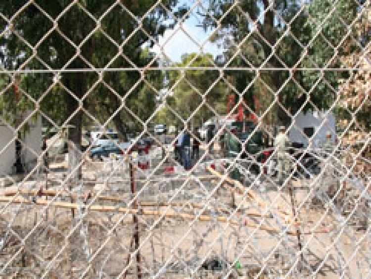 Interior ordena la retirada de la concertina que aún permanecía en el vallado perimetral que separa Melilla de Marruecos