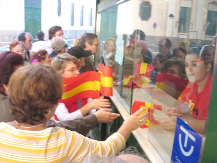 Imbroda confía en que las calles se llenen del calor melillense