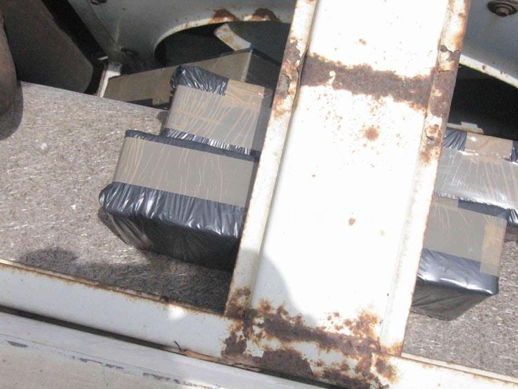 La Guardia Civil incauta el mayor alijo de cocaína de la historia local de lucha contra la droga y detiene a un pasajero con destino a Almería