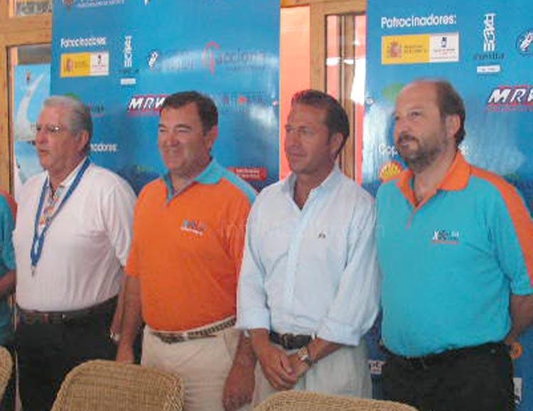 Miembros del Comité Organizador y autoridades