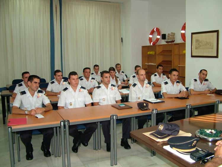 Los 15 aspirantes a agentes del Cuerpo Nacional de Policía inician el programa de Aulas Abiertas en la Jefatura Superior