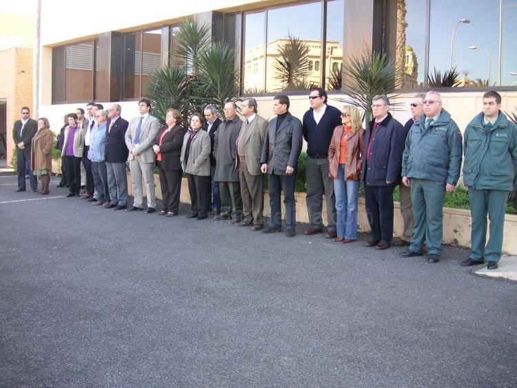 Melilla se une a la concentración silenciosa convocada en la mañana de hoy lunes por el Ministerio de Administraciones Públicas