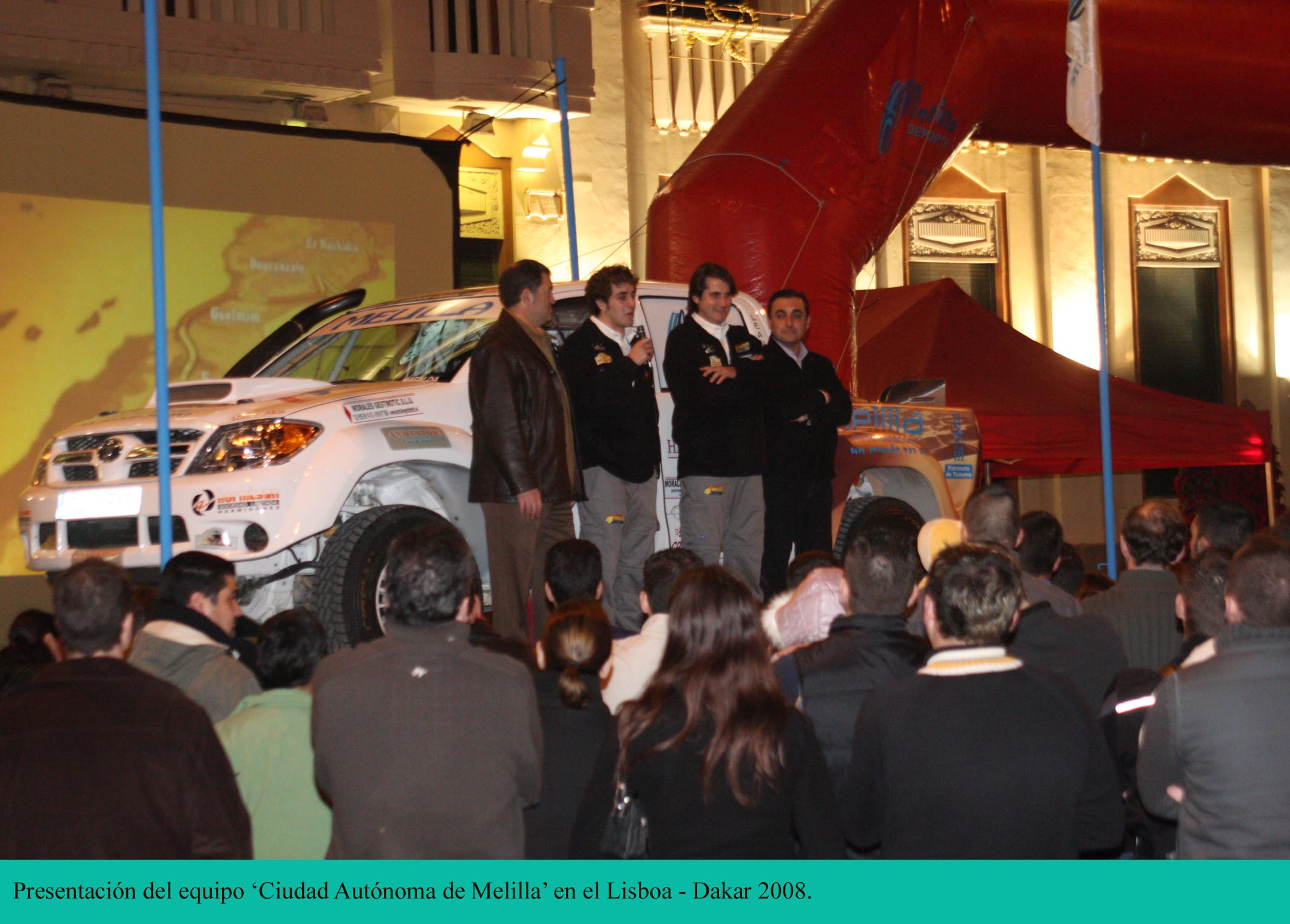 Junto a representantantes de la Ciudad en medio de una gran expectación