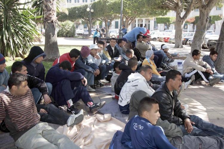 Los inmigrantes argelinos abandonan la protesta tras reunirse con el delegado del Gobierno