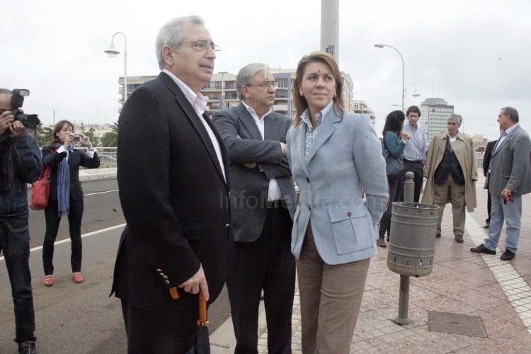De Cospedal visita el litoral melillense para comprobar los daños ocasionados por las últimas lluvias
