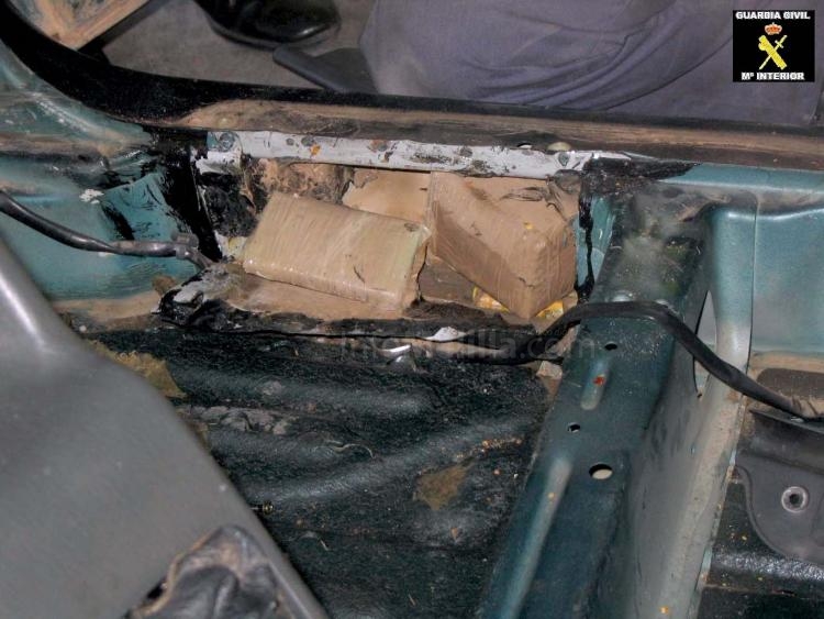 Detenido un marroquí con 11 kilogramos de hachís ocultos en su vehículo
