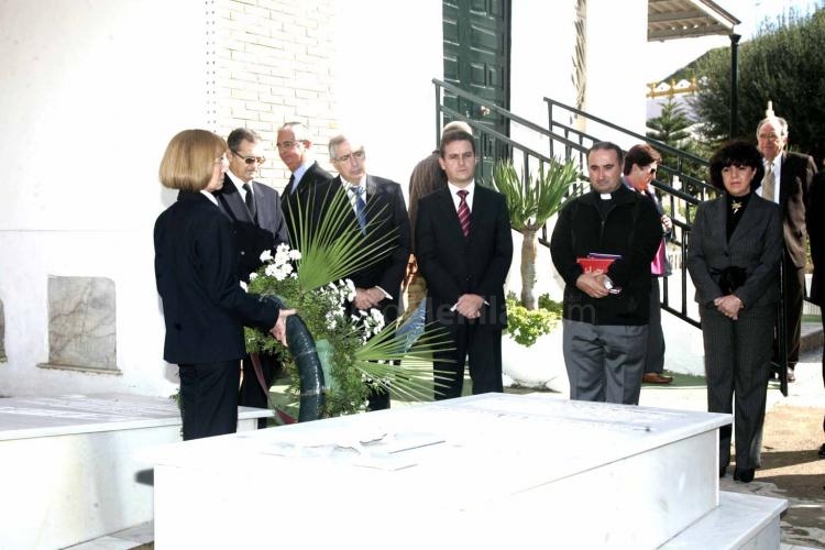 Melilla rinde tributo a personajes ilustres fallecidos y a víctimas de accidentes