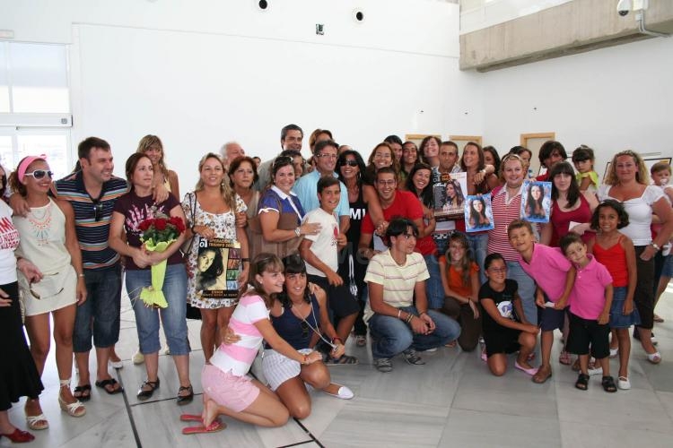 A primera hora ya se agolpaban numerosos melillenses para esperar a Mimi