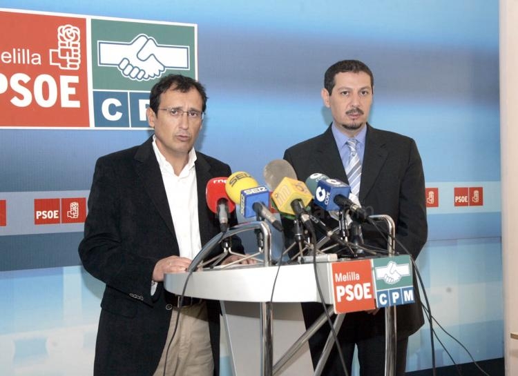 Muñoz y Aberchán han comparecido públicamente para realizar la propuesta
