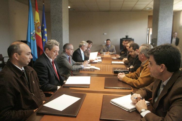 Momento de la reunión entre Chacón y los comerciantes