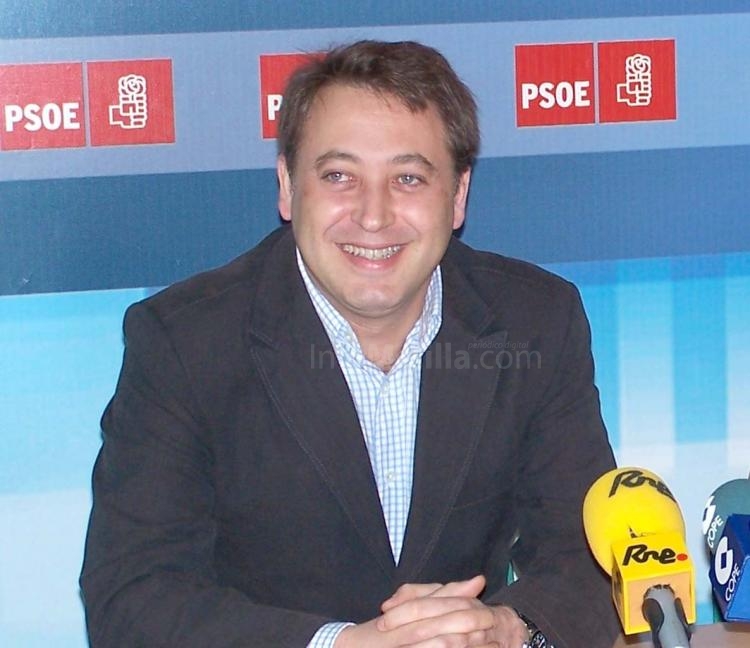 Pedro Pajares figuraba en las listas del PSOE como independiente