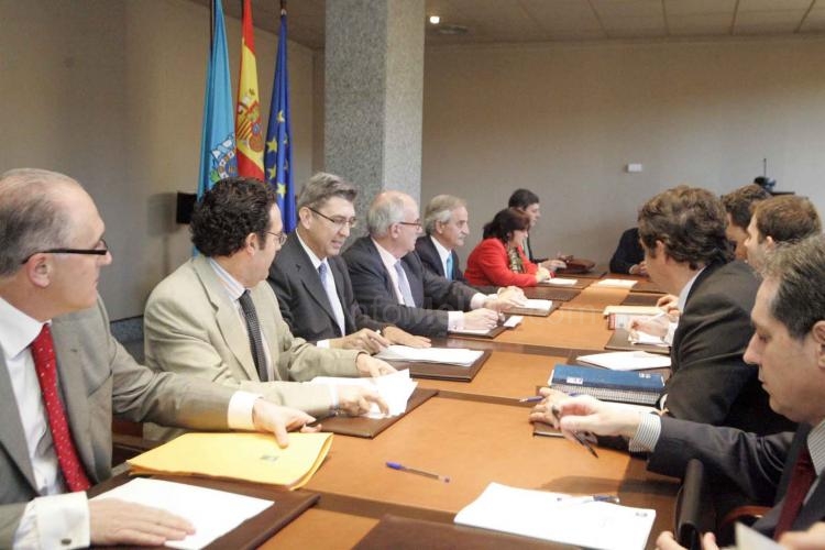 Momento de la reunión celebrada en la Delegación del Gobierno