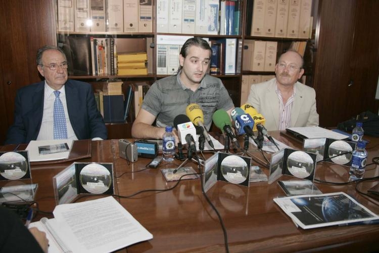 Los responsables del estudio durante la presentación
