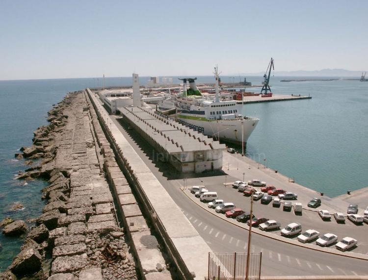 El Puerto de Melilla obtuvo en 2007 los mejores resultados económicos de su historia