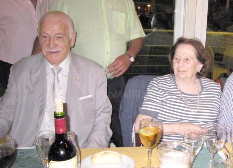 En la imagen, Juan Imbroda junto a su esposa durante la cena en honor de Javier Imbroda celebrada en