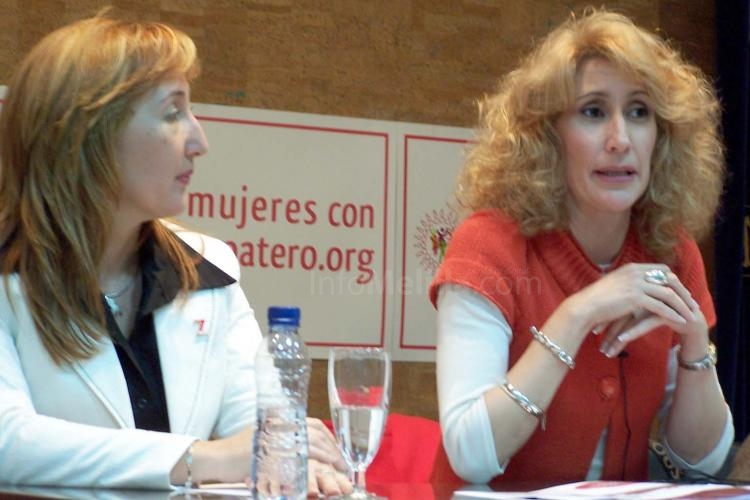 Cabrera junto a Montaño, vicepresidenta de la Internacional Socialista de Mujeres