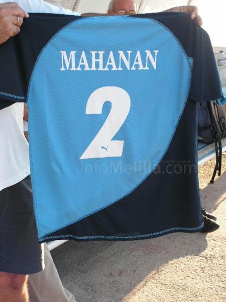 Una muestra de cómo quedarán las camisetas con los respectivos nombres