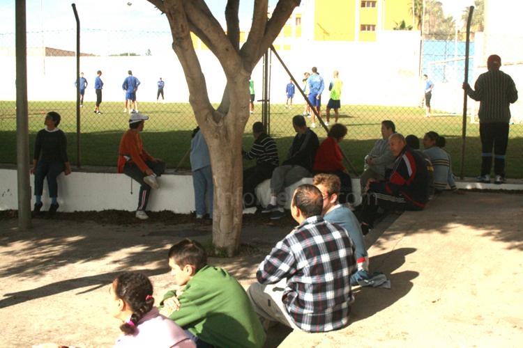 Unión Deportiva Melilla: Los usuarios del Centro “Gámez Morón” devolvieron visita al “Alvarez Claro” y “entrenaron” con la plantilla