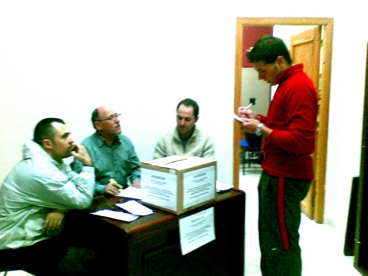 En pleno proceso del recuento de votos