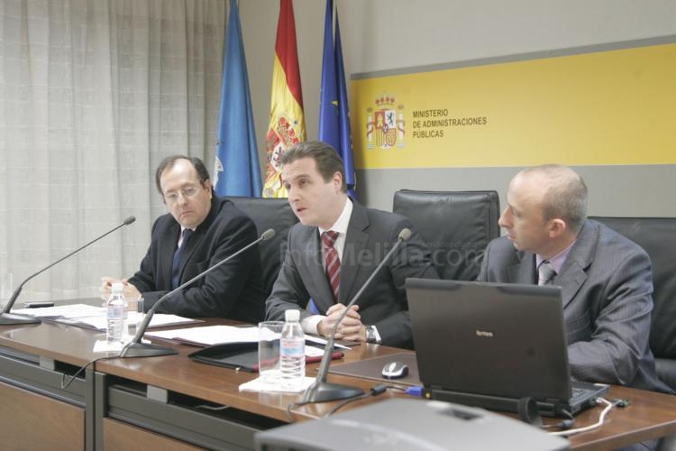 Unos 40 funcionarios de las Fuerzas de Seguridad e Instituciones Penitenciarias asisten hoy jueves a una Jornada sobre violencia de género