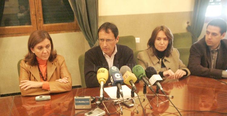 El PSOE anuncia su abstención en la votación que se llevará a cabo mañana viernes de los Presupuestos de la Ciudad Autónoma para 2009