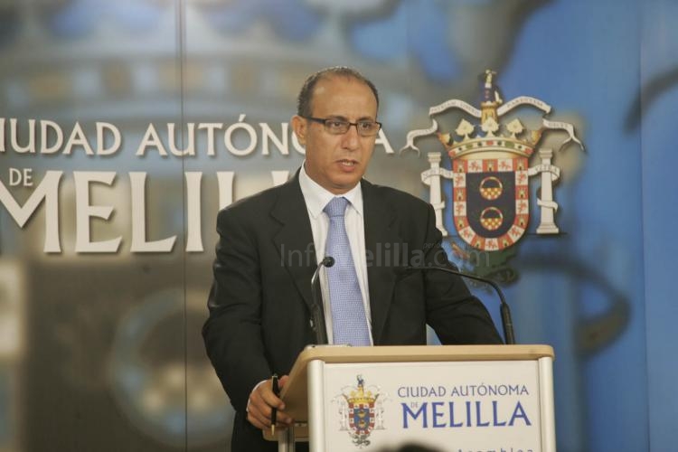 La Ciudad Autónoma concederá hasta mil euros de beca para el pago de la matrícula de estudios universitarios