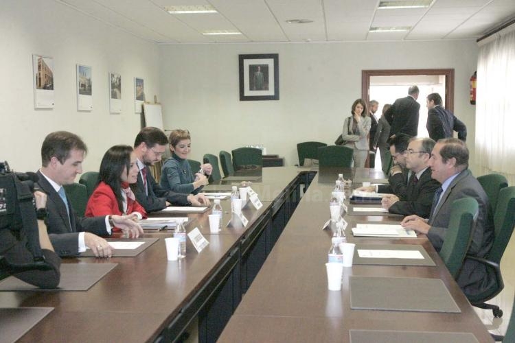 Momentos previos al inicio de la Comisión bilateral