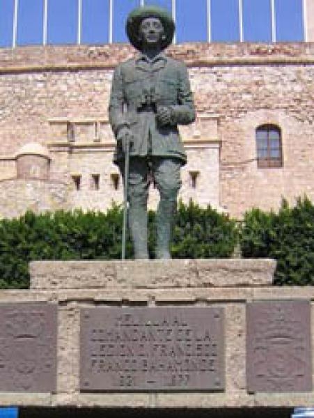 El Gobierno de Melilla mantiene su compromiso de retirar la estatua de Franco de la vía pública para cumplir con la Ley