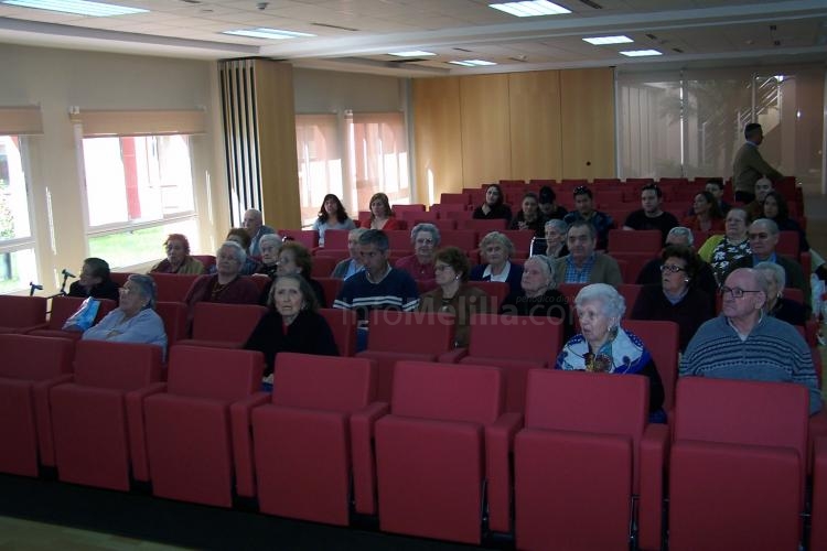 El IMSERSO y el INGESA organizan una charla sobre “Tabaco y Salud” dentro de la Escuela de Salud para Mayores