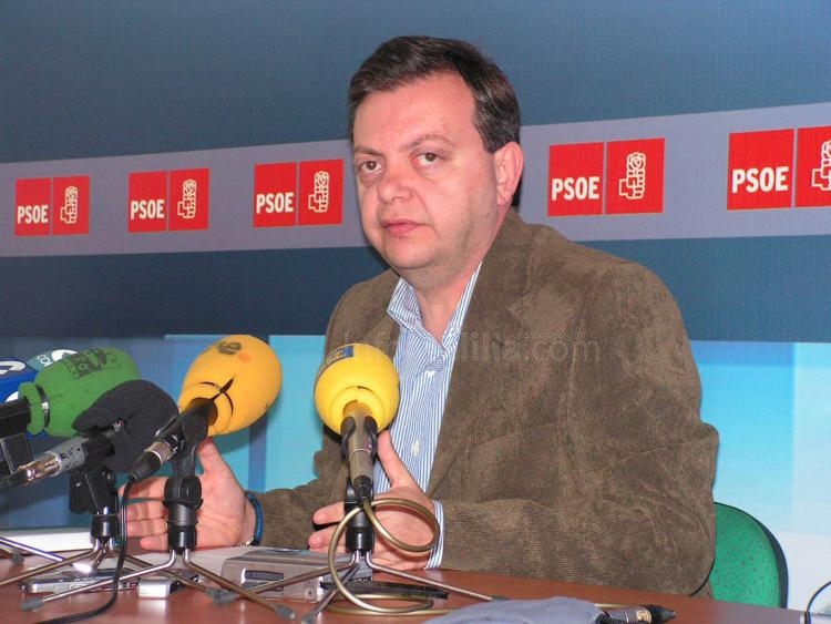 Jiménez destaca la inversión de 16 millones de euros de los PGE para transporte por mar y aire