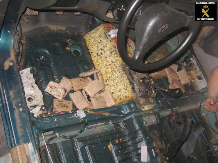 Detenido un marroquí con 11 kilogramos de hachís ocultos en su vehículo