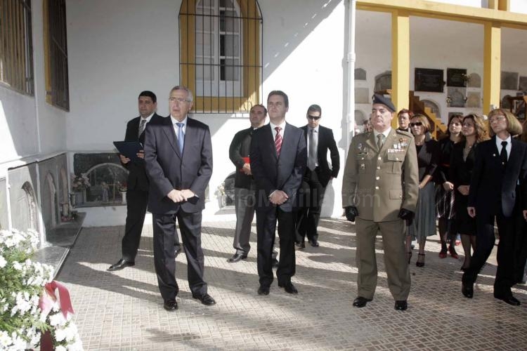 Melilla rinde tributo a personajes ilustres fallecidos y a víctimas de accidentes