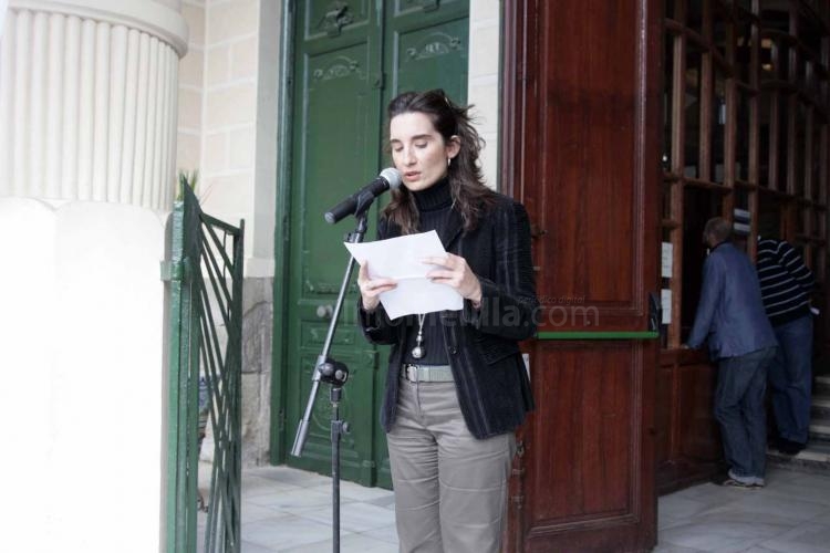 La periodista Begoña Rubio ha sido la encargada de leer la declaración institucional