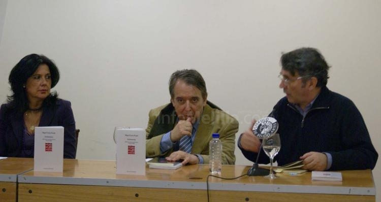 El Círculo de Bellas Artes acoge la presentación del libro 'Inclemencias', el penúltimo premio de poesía 'Ciudad de Melilla'