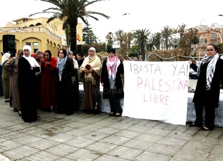 Más de 200 personas piden en Melilla el fin de la violencia en Gaza