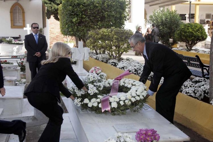 Melilla rinde tributo a personajes ilustres fallecidos y a víctimas de accidentes