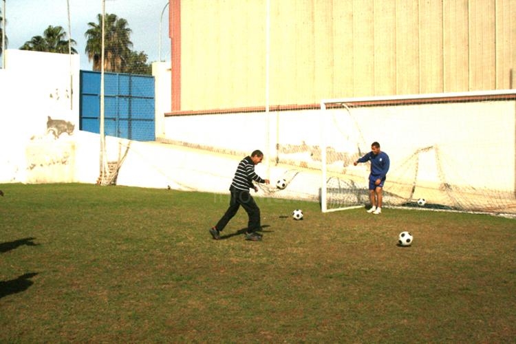 Unión Deportiva Melilla: Los usuarios del Centro “Gámez Morón” devolvieron visita al “Alvarez Claro” y “entrenaron” con la plantilla