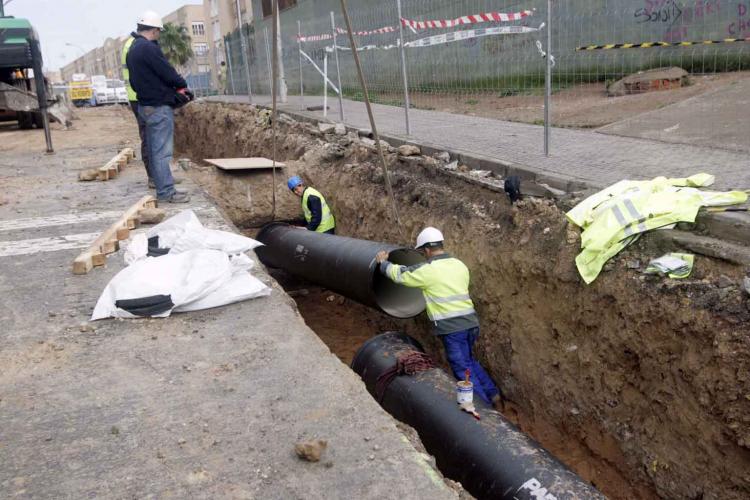 Las obras de la nueva tubería de agua para el Barrio Hebreo terminarán en tres semanas