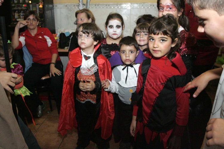 Melilla celebra el Día de Todos los Santos a pesar de que el tiempo no acompaña