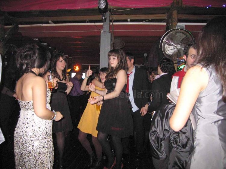 Los melillenses despiden el 2008 y celebran la llegada del 2009 por todo lo alto