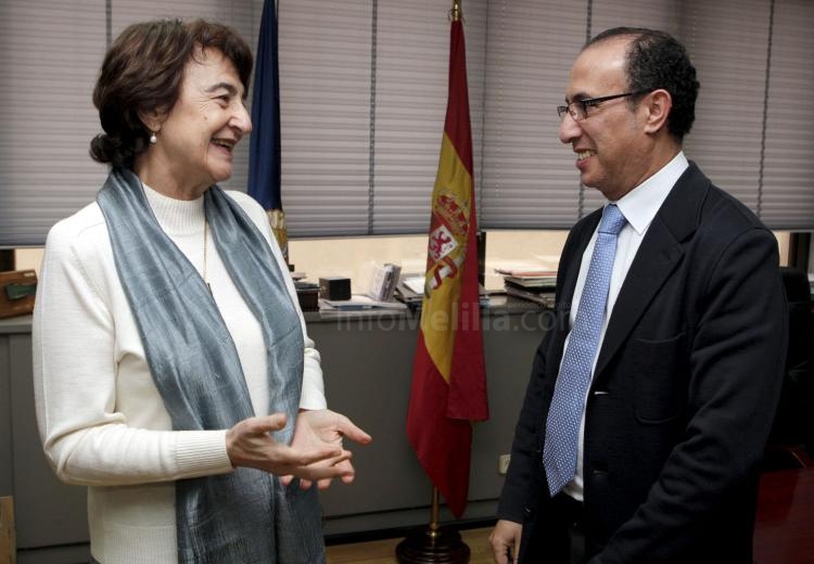Abdelmalik El Barkani acuerda con la UNED incluir el tamazight en sus estudios universitarios