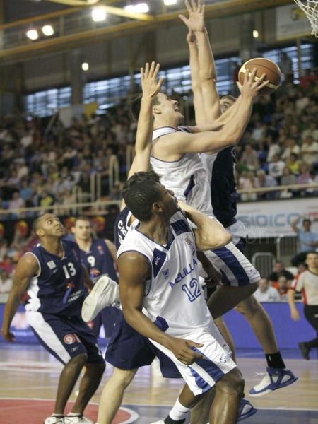 La Ciudad felicita al Melilla Baloncesto por su magnífica actuación y le anima a seguir trabajando para lograr el deseado ascenso a la ACB