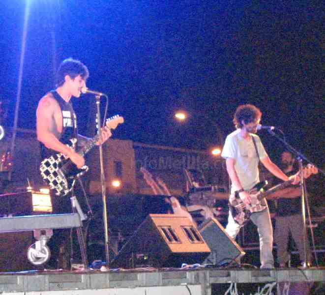 Pignoise y Bollywood enamoraron a los melillenses en el Festival Rok Arena 2009