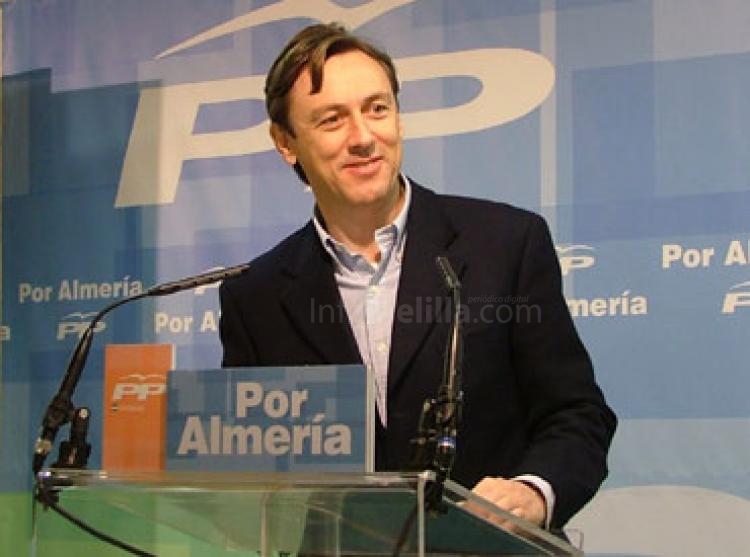 El PP pide que Rubalcaba informe de los incidentes en la frontera de Melilla