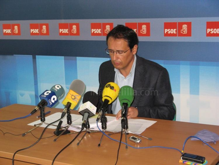 Muñoz asegura que Vivas se aviene a los postulados del PSOE sobre las competencias urbanísticas